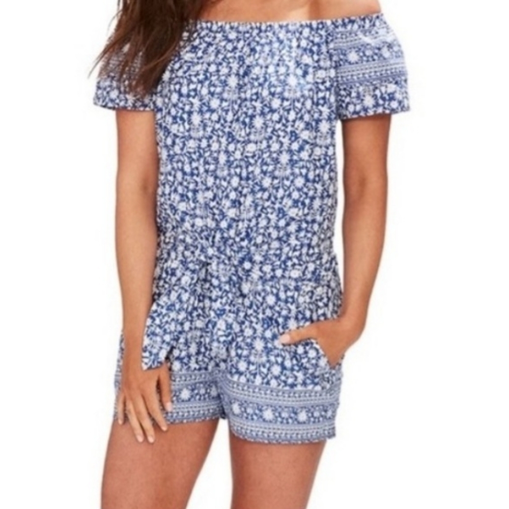 Vineyard Vines Blue & White Floral Romper size Medium